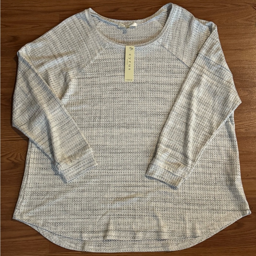 Cyrus Woman’s Gray White Waffle Knit Long Sleeve Tunic Top Size 2x